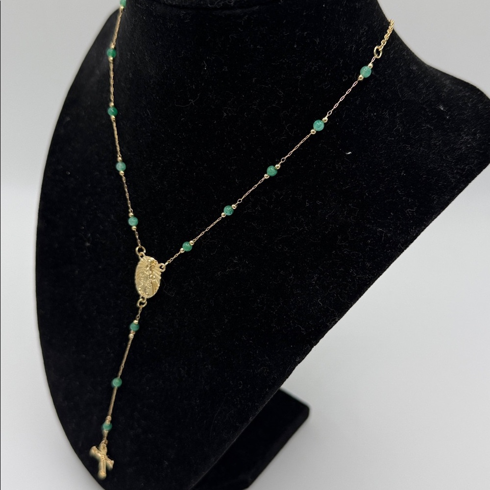 Elegant Gold and Green Beaded Necklace - Picture 8 of 9